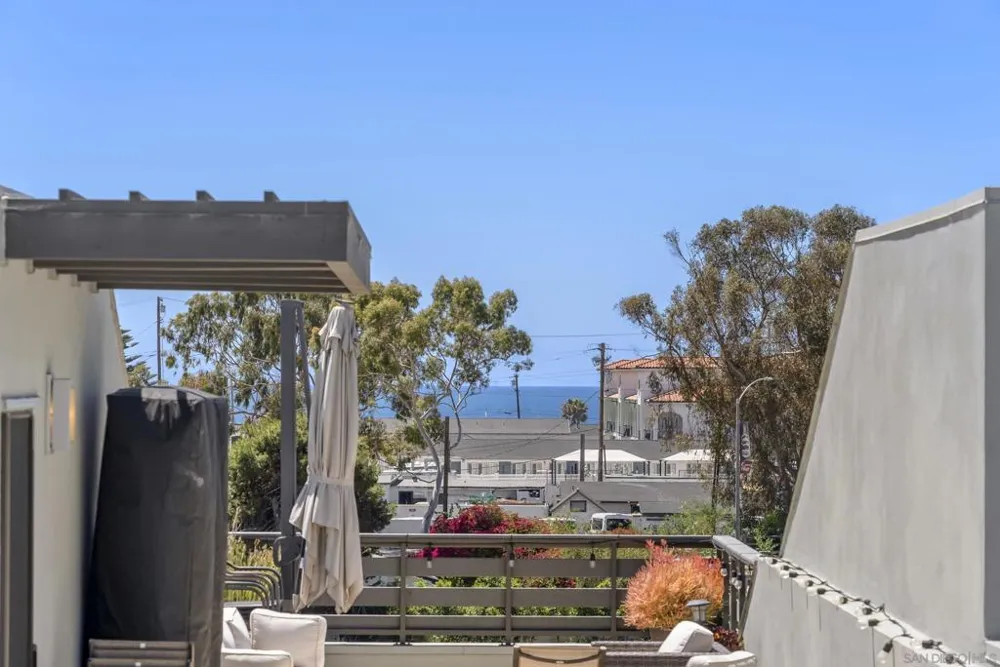 2537 State St. Carlsbad, CA 92008