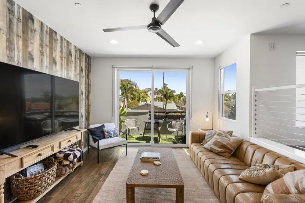 2537 State St. Carlsbad, CA 92008