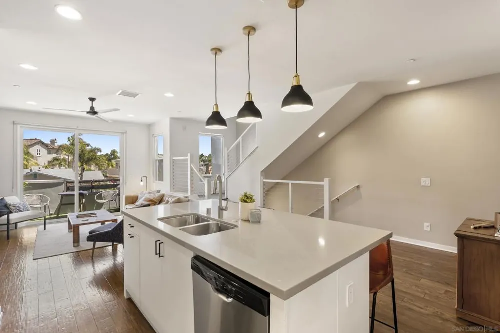 2537 State St. Carlsbad, CA 92008