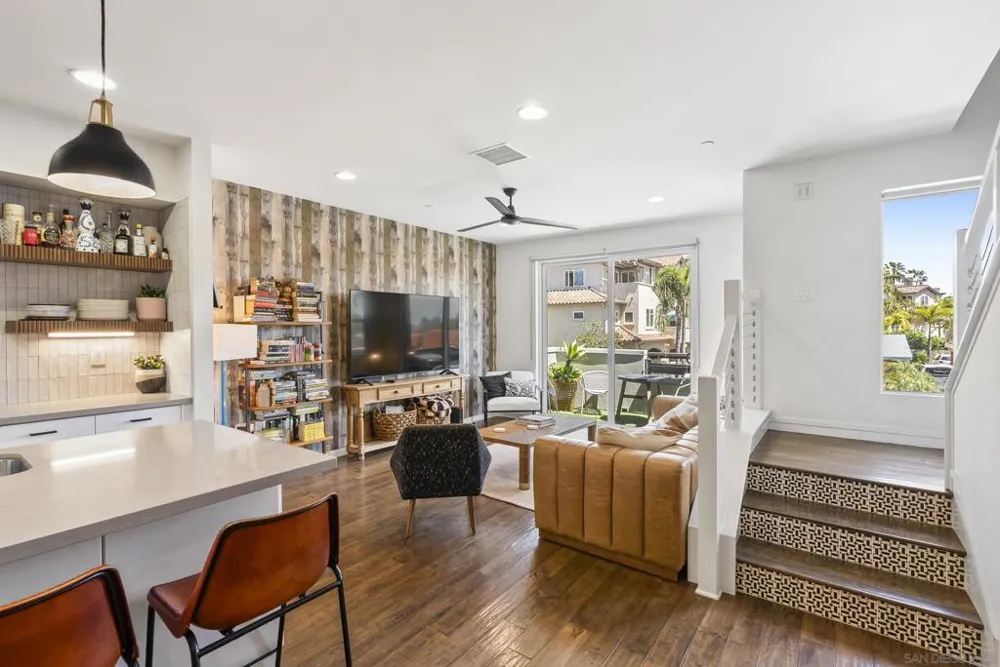 2537 State St. Carlsbad, CA 92008