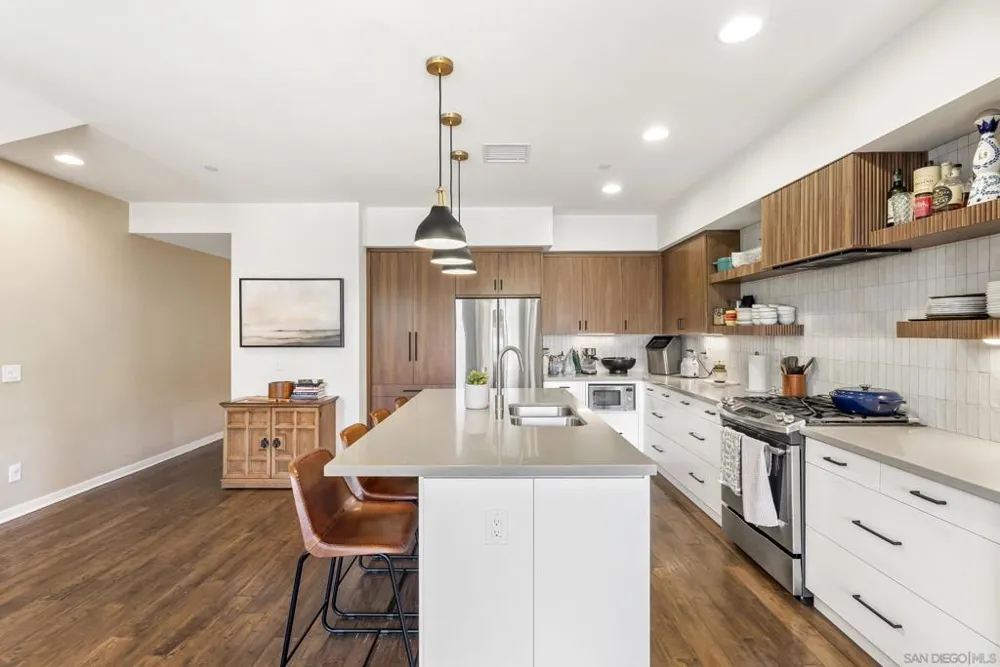 2537 State St. Carlsbad, CA 92008