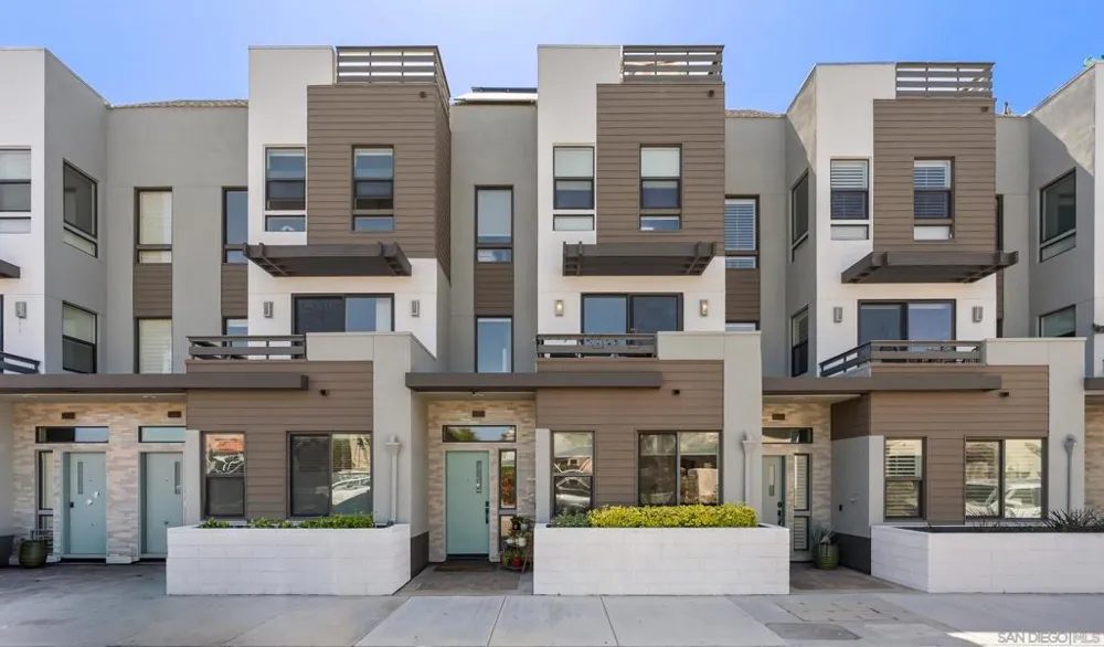 2537 State St. Carlsbad, CA 92008