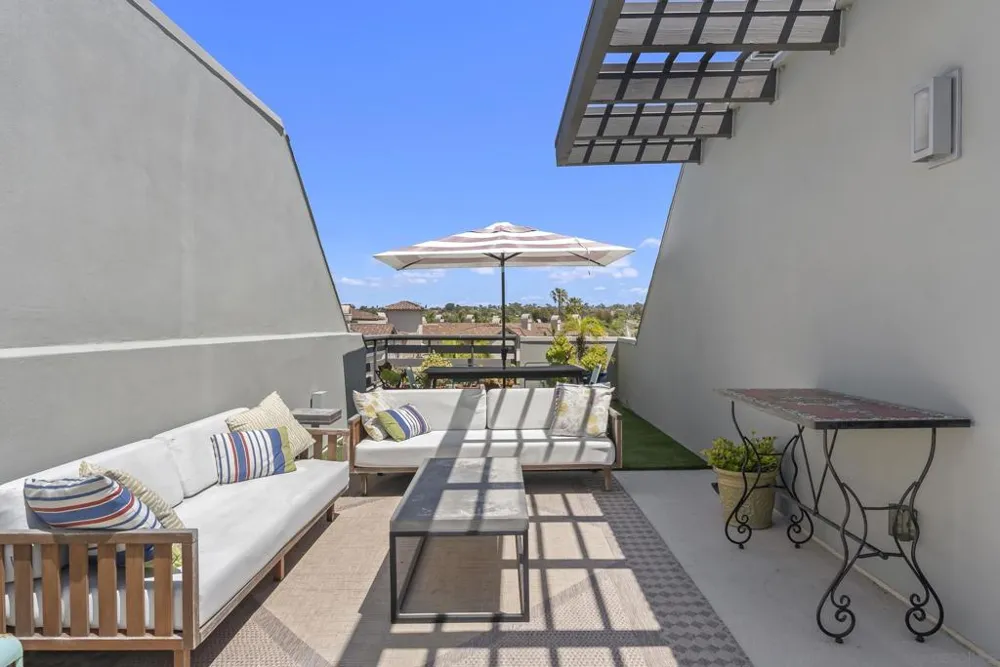 2537 State St. Carlsbad, CA 92008