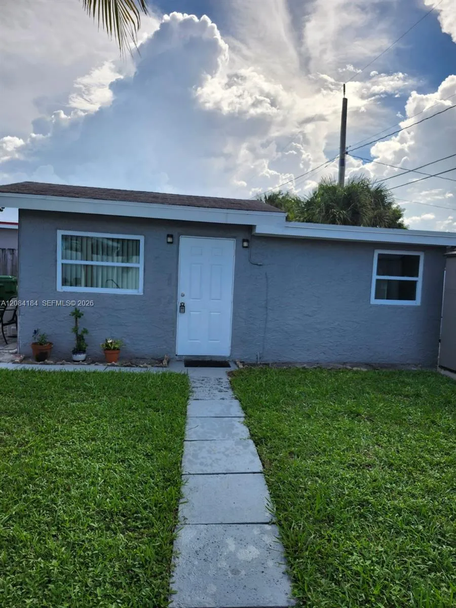 137 Abaco Dr #1 Palm Springs, FL 33461