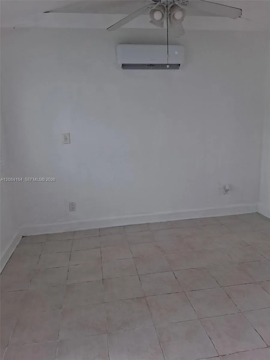 137 Abaco Dr #1 Palm Springs, FL 33461