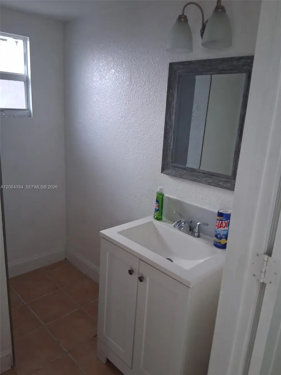 137 Abaco Dr #1 Palm Springs, FL 33461