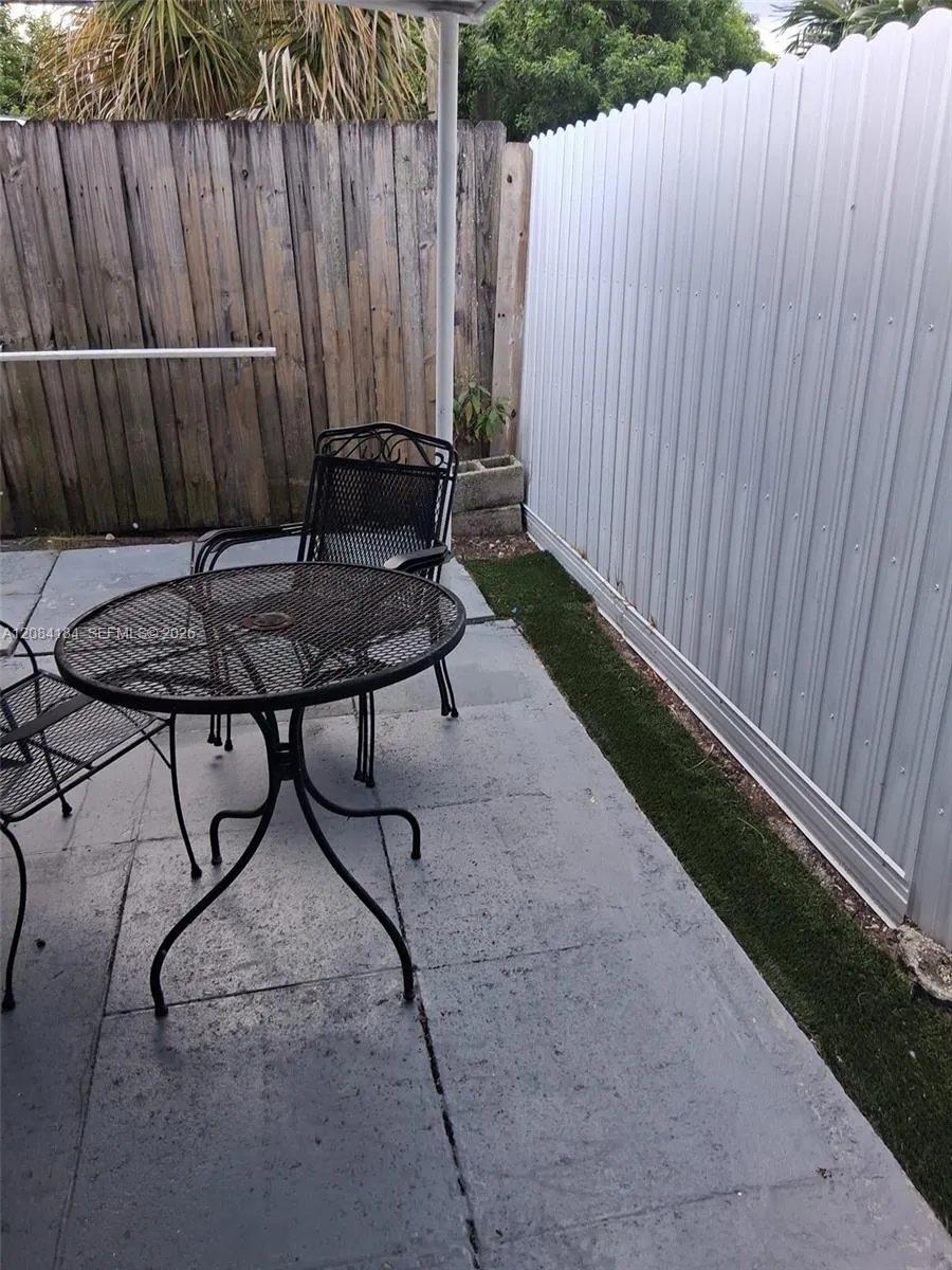 137 Abaco Dr #1 Palm Springs, FL 33461