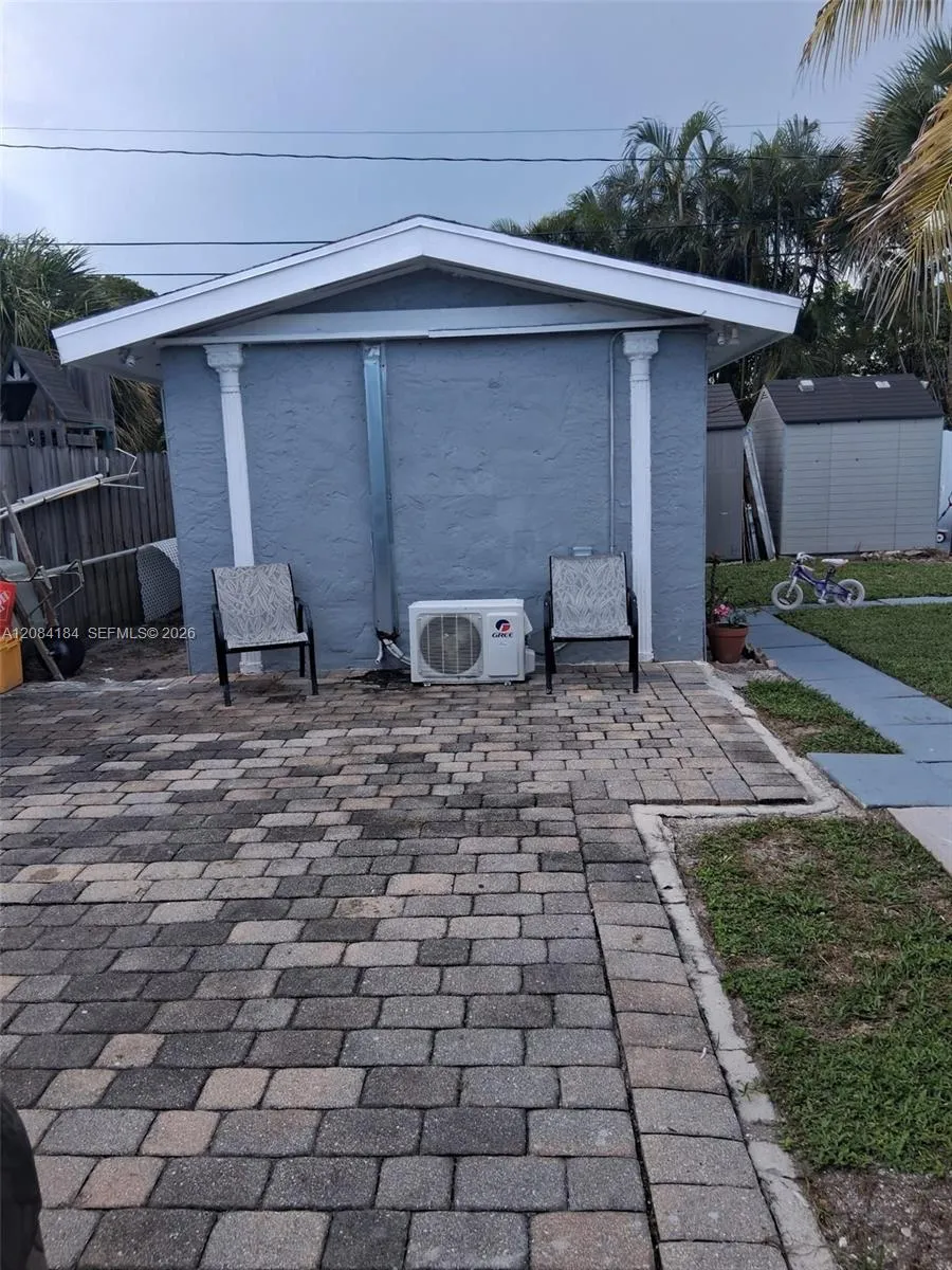137 Abaco Dr #1 Palm Springs, FL 33461