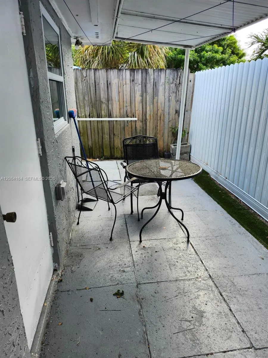 137 Abaco Dr #1 Palm Springs, FL 33461