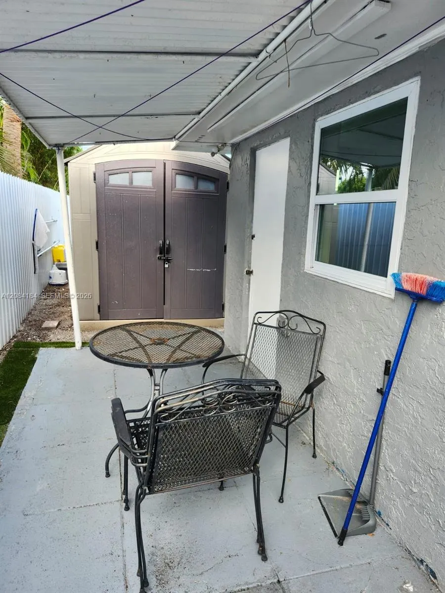 137 Abaco Dr #1 Palm Springs, FL 33461
