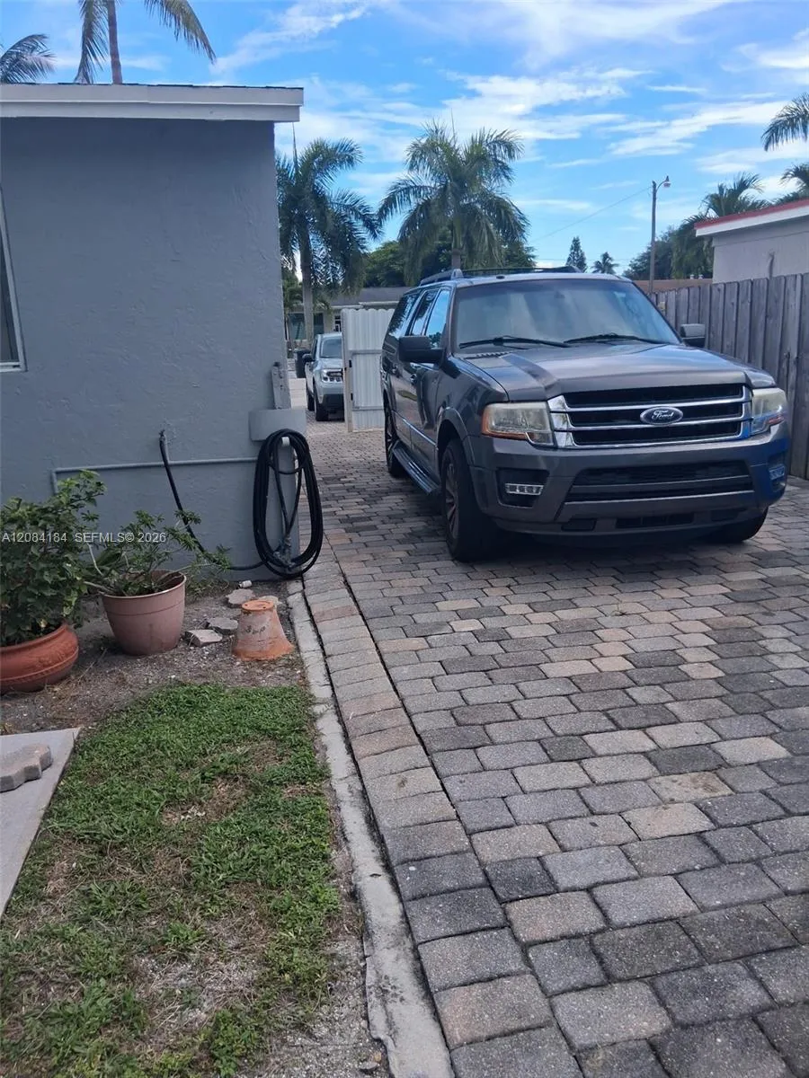 137 Abaco Dr #1 Palm Springs, FL 33461