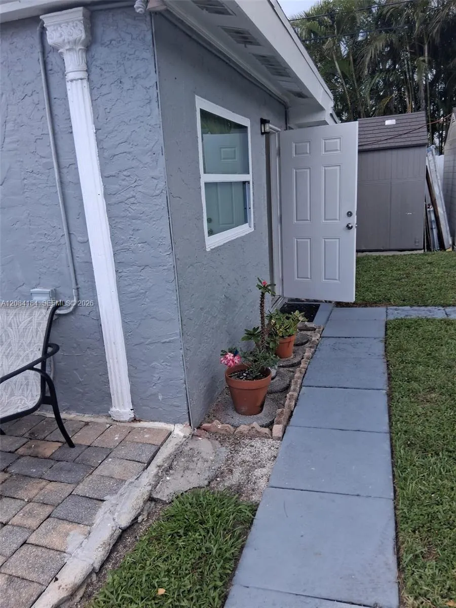 137 Abaco Dr #1 Palm Springs, FL 33461