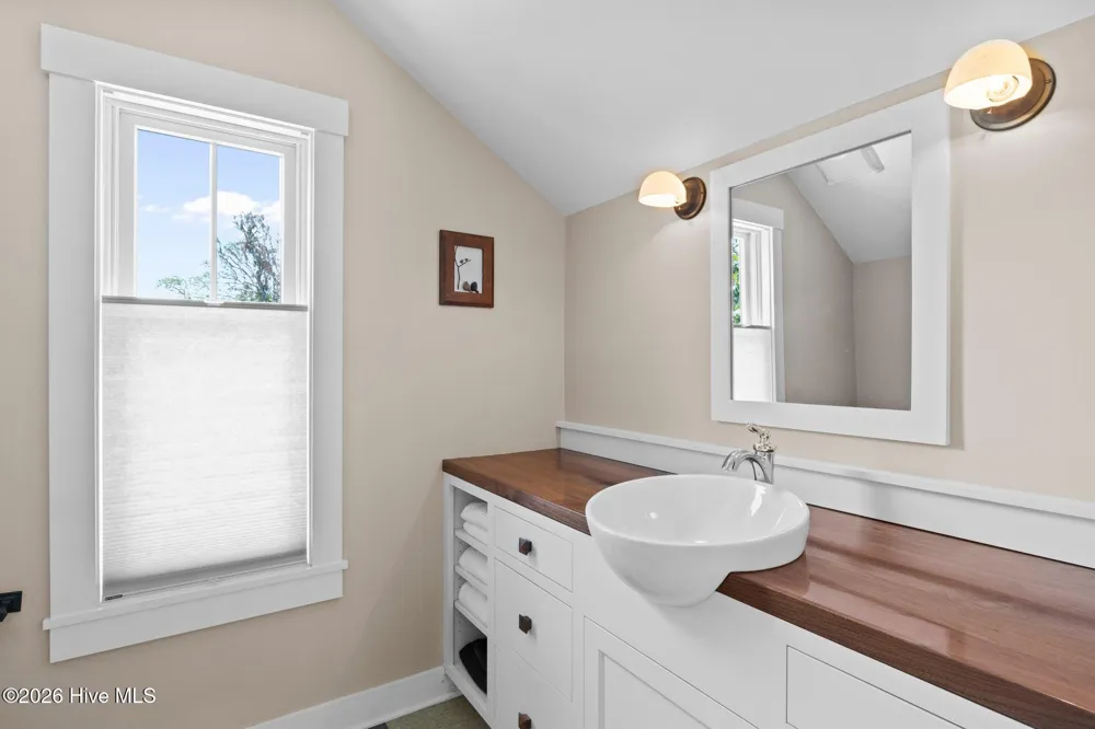 105 3rd Street Beaufort, NC 28516