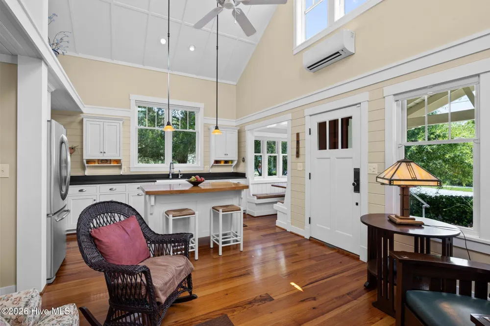 105 3rd Street Beaufort, NC 28516