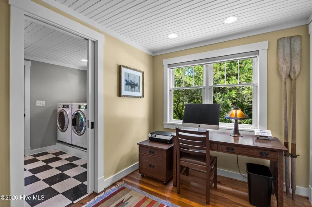 105 3rd Street Beaufort, NC 28516
