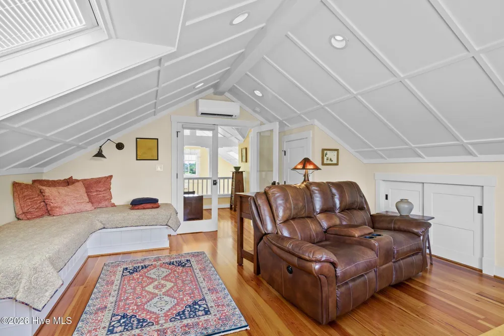 105 3rd Street Beaufort, NC 28516