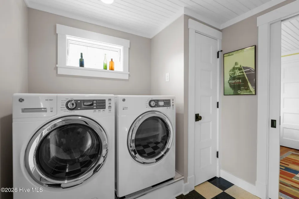 105 3rd Street Beaufort, NC 28516