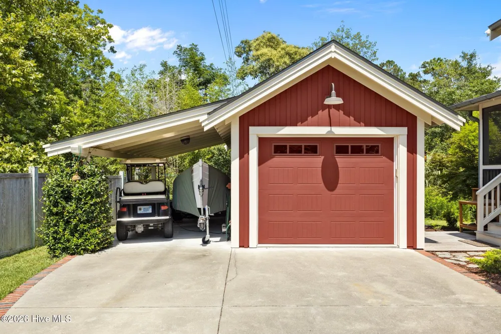 105 3rd Street Beaufort, NC 28516