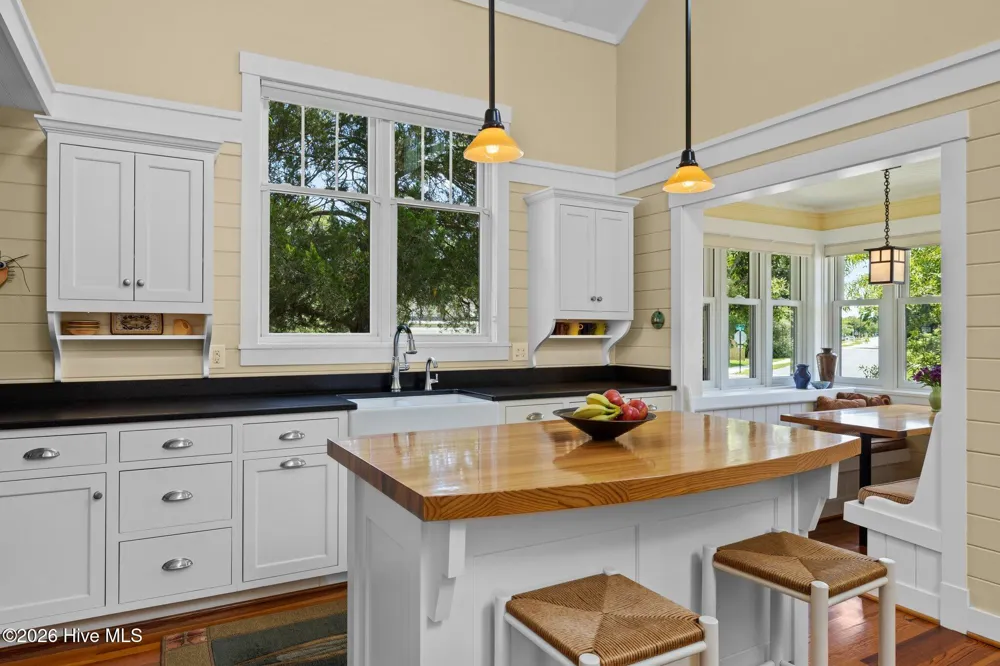 105 3rd Street Beaufort, NC 28516