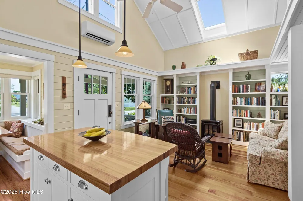 105 3rd Street Beaufort, NC 28516