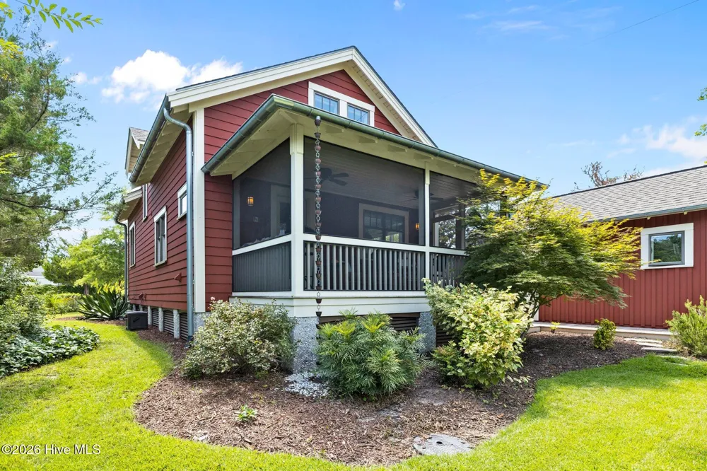 105 3rd Street Beaufort, NC 28516