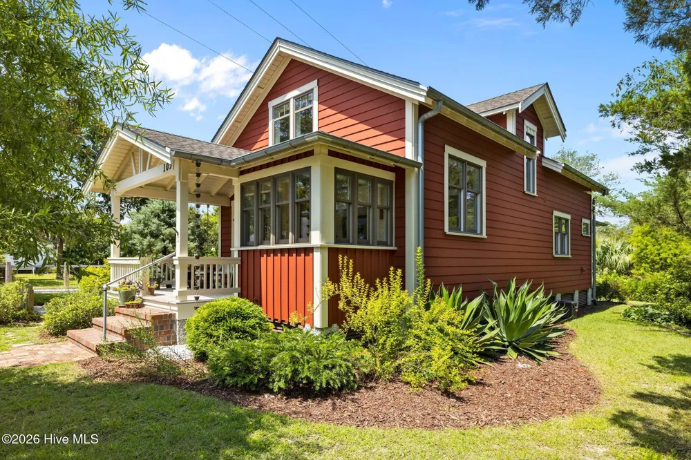 105 3rd Street Beaufort, NC 28516