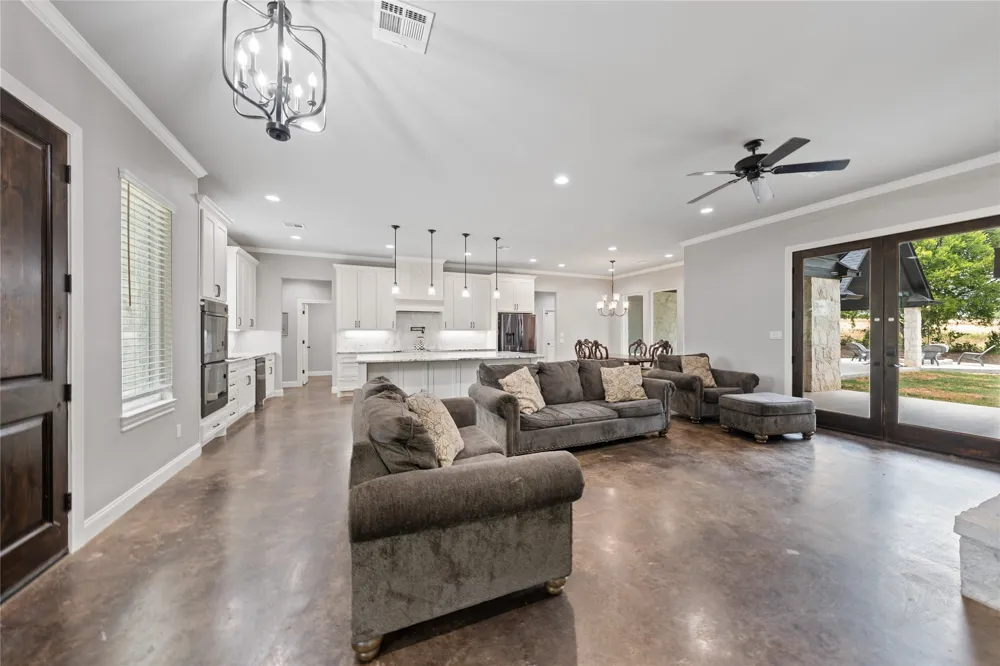 240 Royals Ranch Road Lorena, TX 76655