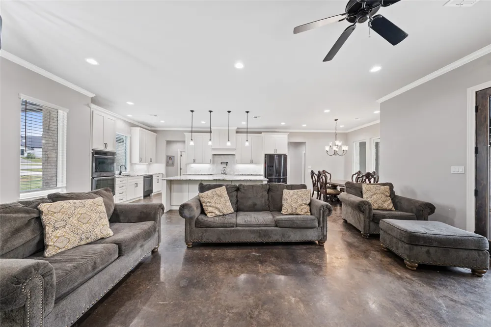 240 Royals Ranch Road Lorena, TX 76655