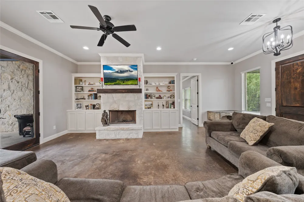 240 Royals Ranch Road Lorena, TX 76655