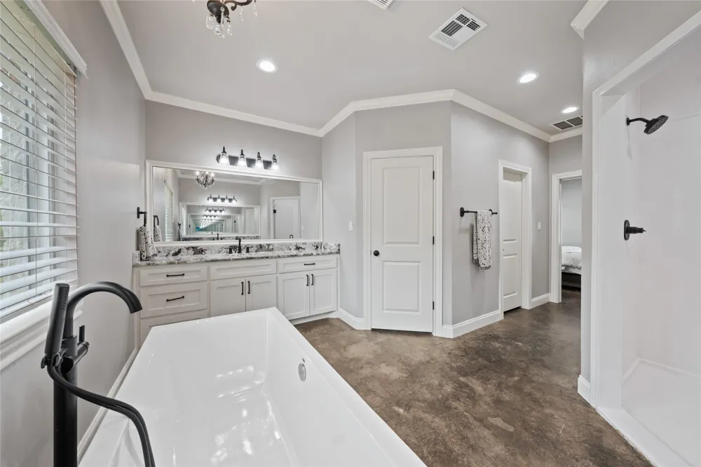 240 Royals Ranch Road Lorena, TX 76655