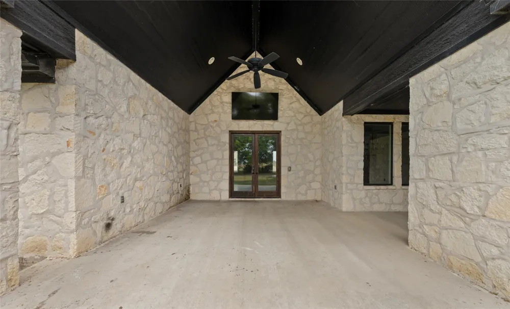240 Royals Ranch Road Lorena, TX 76655