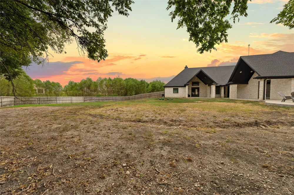 240 Royals Ranch Road Lorena, TX 76655