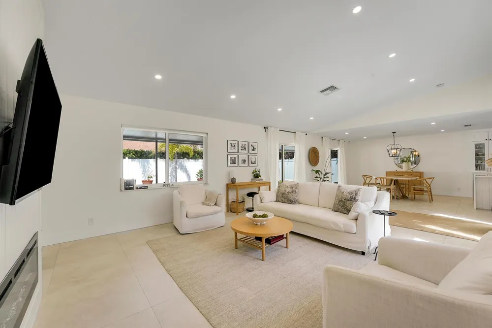 275 NW 37th Way Deerfield Beach, FL 33442