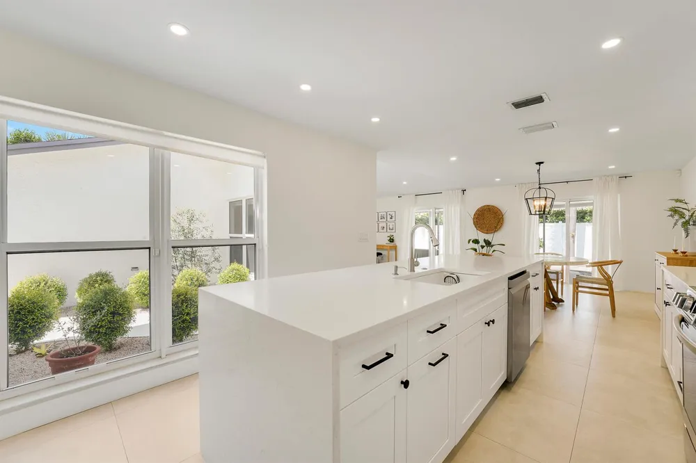 275 NW 37th Way Deerfield Beach, FL 33442