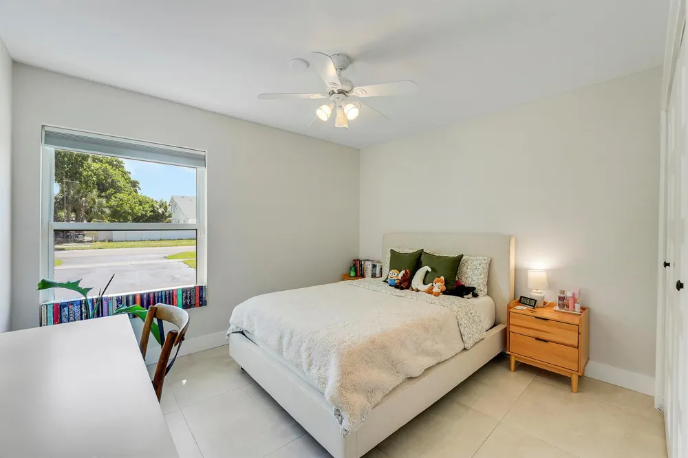275 NW 37th Way Deerfield Beach, FL 33442