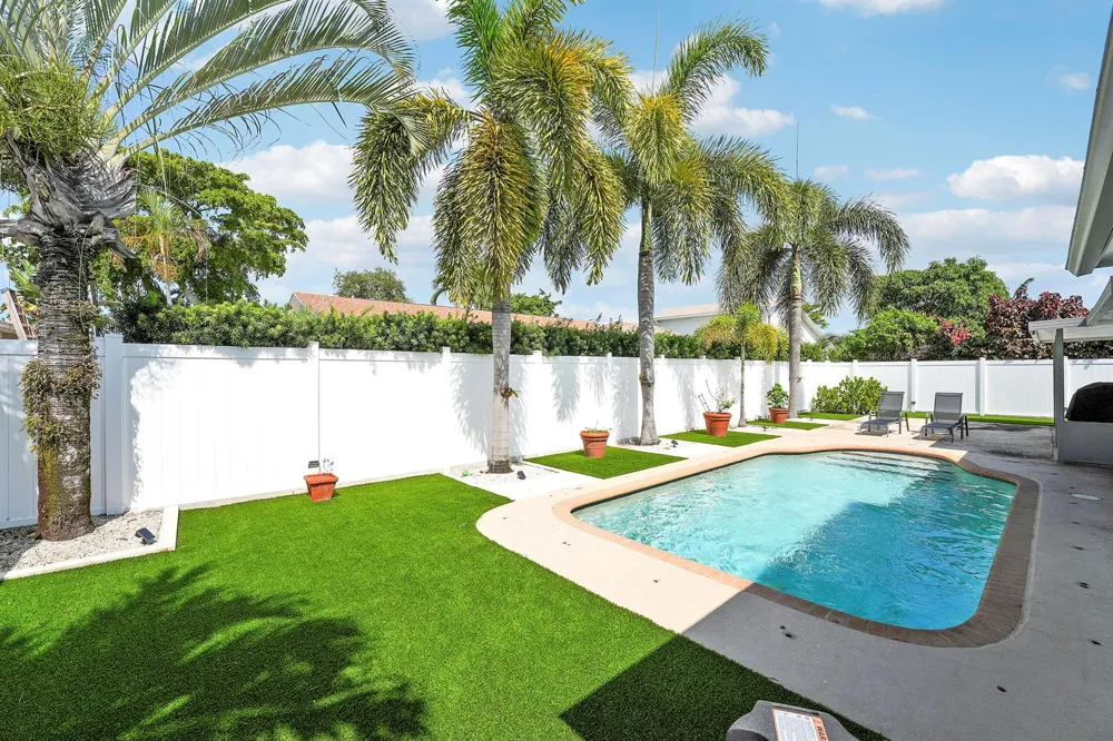 275 NW 37th Way Deerfield Beach, FL 33442