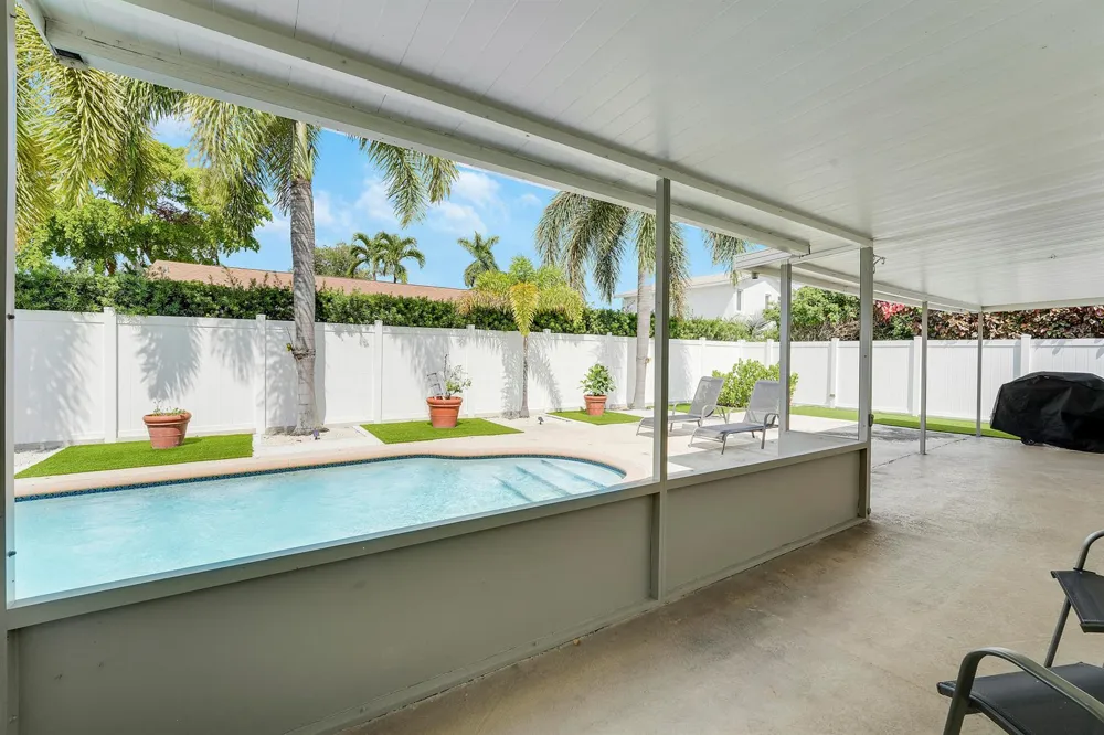 275 NW 37th Way Deerfield Beach, FL 33442