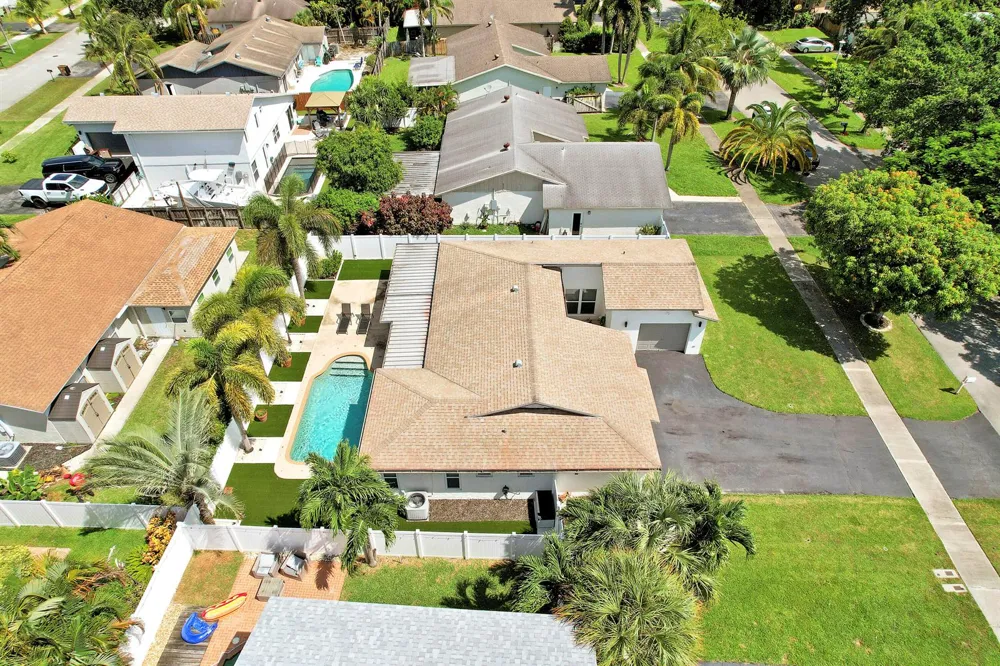 275 NW 37th Way Deerfield Beach, FL 33442