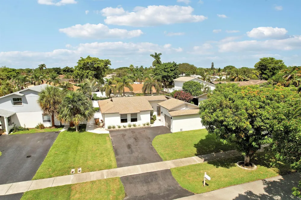 275 NW 37th Way Deerfield Beach, FL 33442