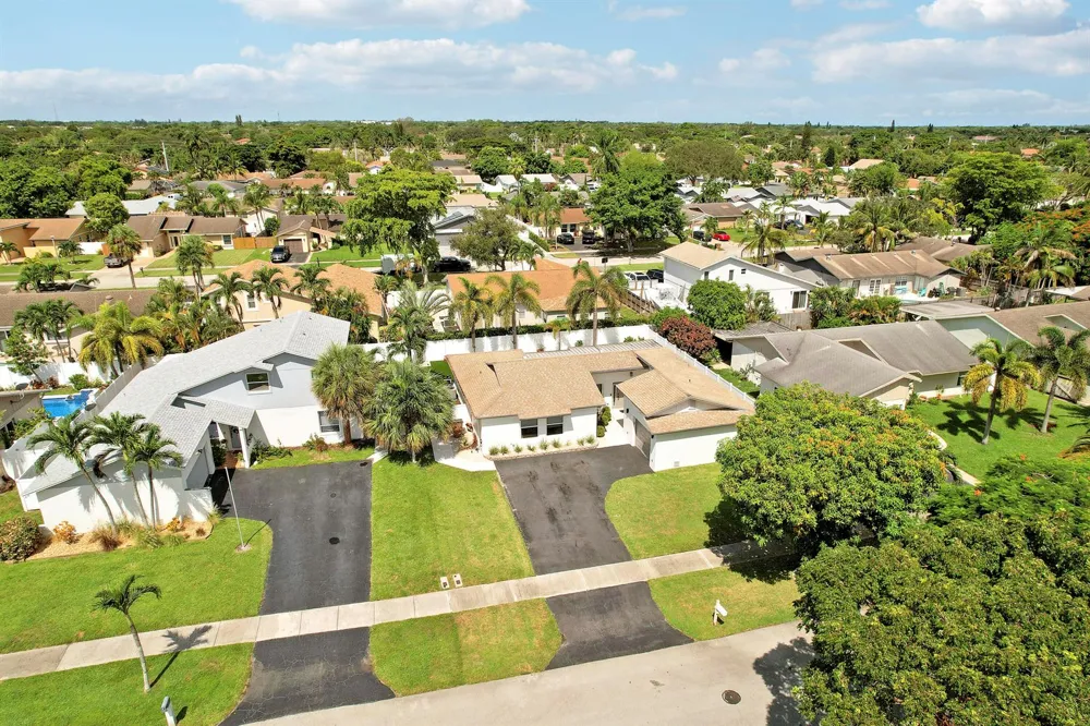 275 NW 37th Way Deerfield Beach, FL 33442