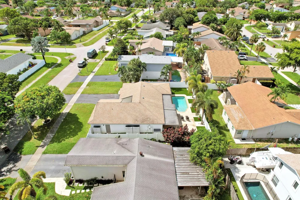 275 NW 37th Way Deerfield Beach, FL 33442