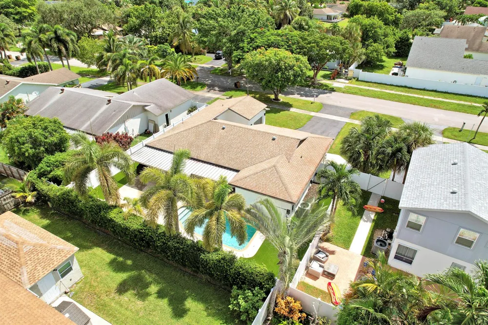 275 NW 37th Way Deerfield Beach, FL 33442