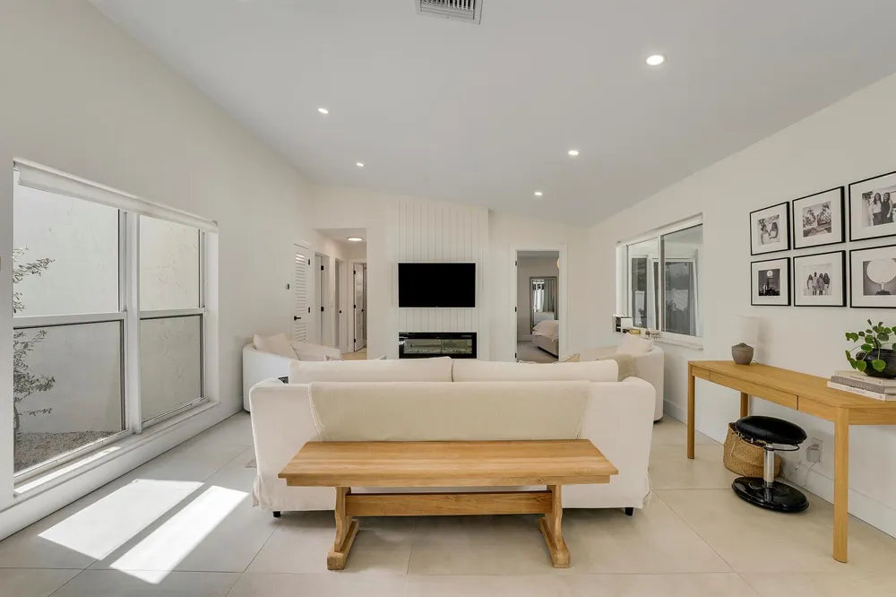 275 NW 37th Way Deerfield Beach, FL 33442