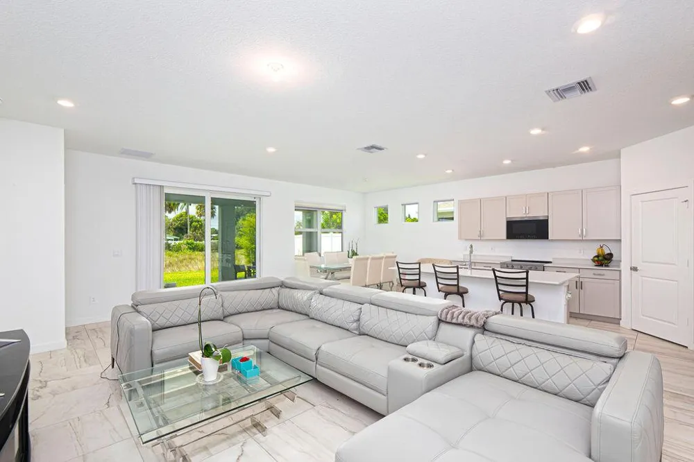 5788 SE SKYBLUE CIRCLE Stuart, FL 34997