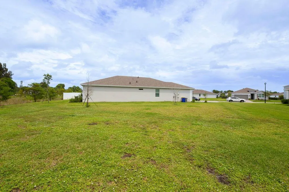 5788 SE SKYBLUE CIRCLE Stuart, FL 34997