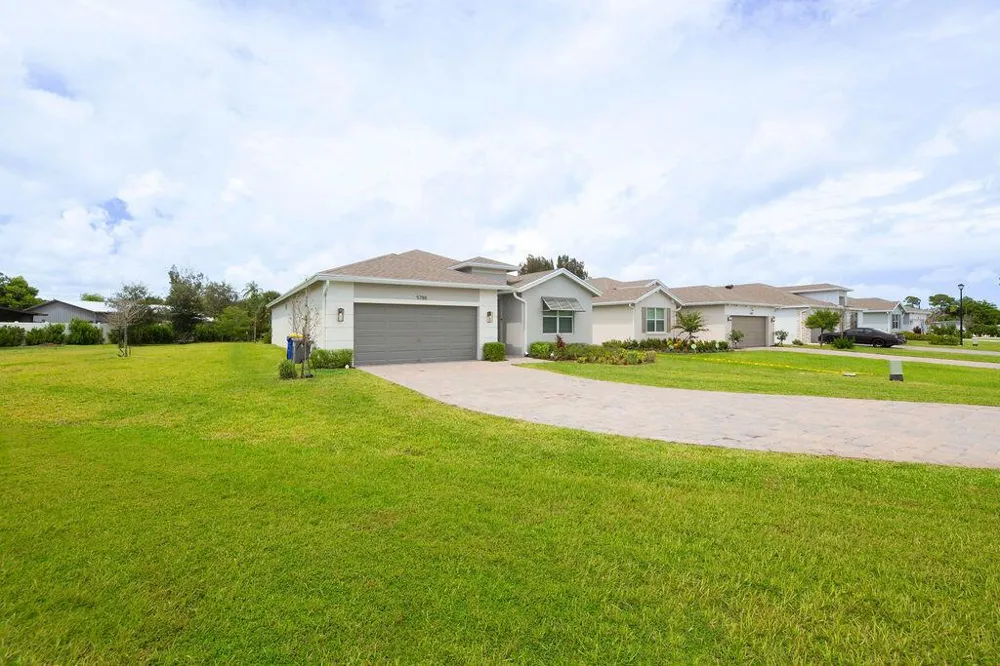 5788 SE SKYBLUE CIRCLE Stuart, FL 34997