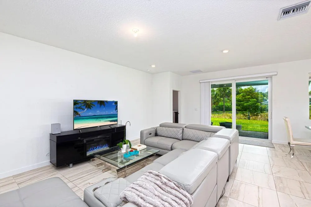 5788 SE SKYBLUE CIRCLE Stuart, FL 34997