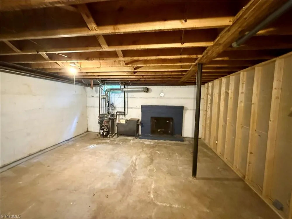 316 Old Hollow Road Winston-Salem, NC 27105