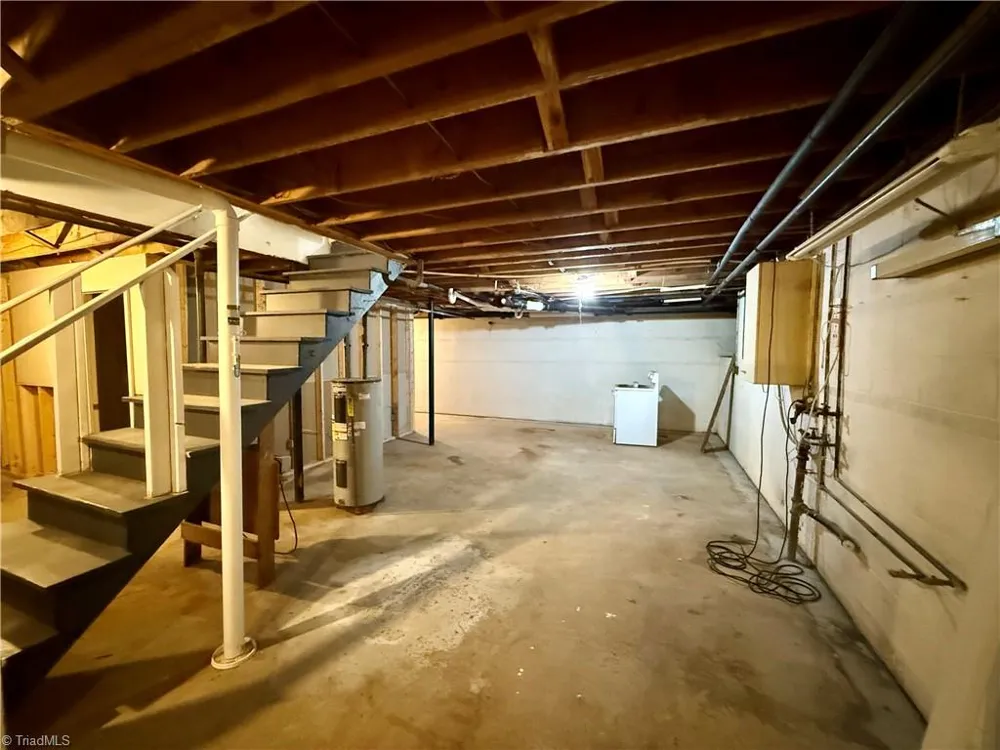 316 Old Hollow Road Winston-Salem, NC 27105