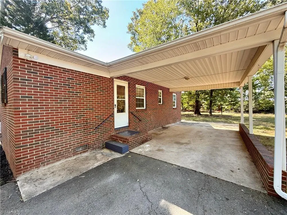 316 Old Hollow Road Winston-Salem, NC 27105